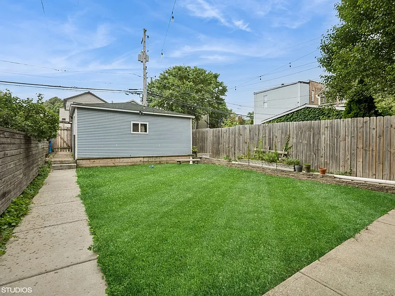 2547 W Homer St #1G — Photo 7
