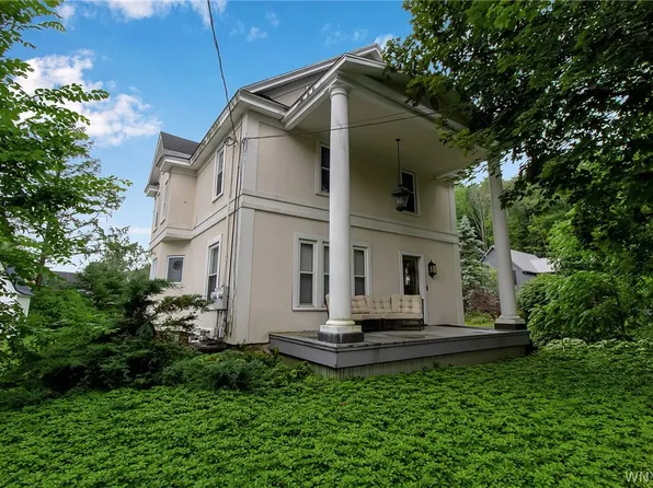 54 Martha St, Ellicottville, NY 14731