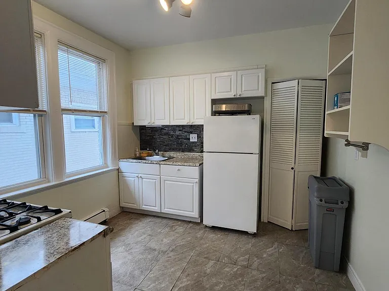 164 Cromwell Ave #2 — Photo 9