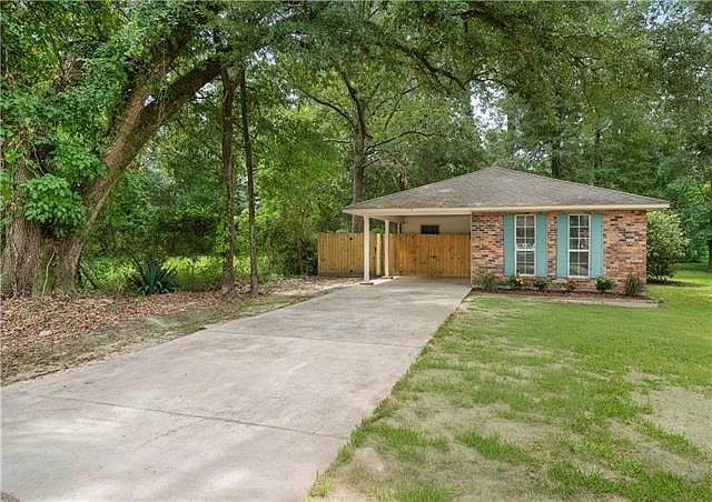 3 bed, 1.0 bath, 1184 sqft, $1,450 — Photo 1