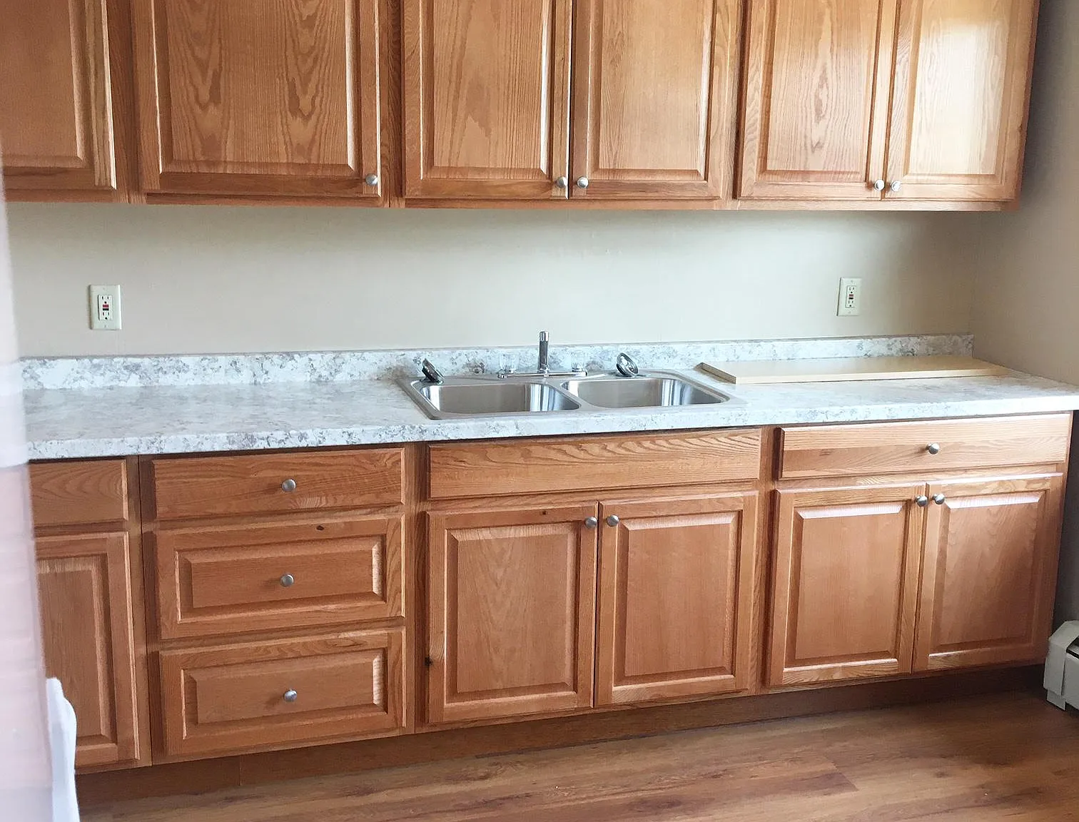 415 Moore Ave — Photo 3