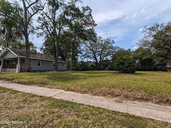3rd image of 1137 E 12TH Street