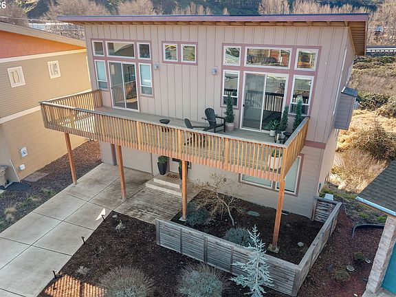 2nd image of 162 Blue Heron Ct