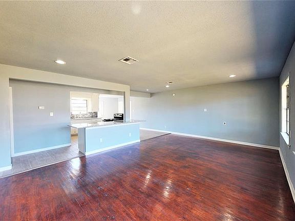 4th image of 109 Lakewood Dr
