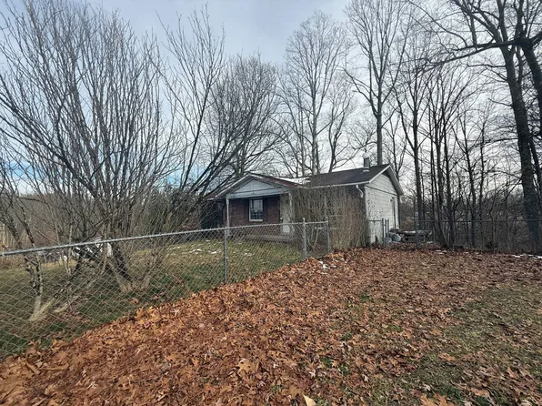 318 Woodbridge Rd, Oak Hill, WV 25901