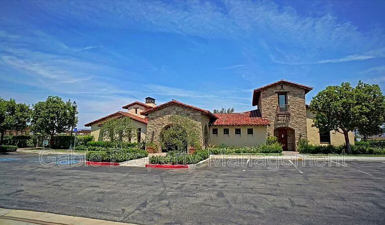 26882 Greenleaf Ct — Photo 27