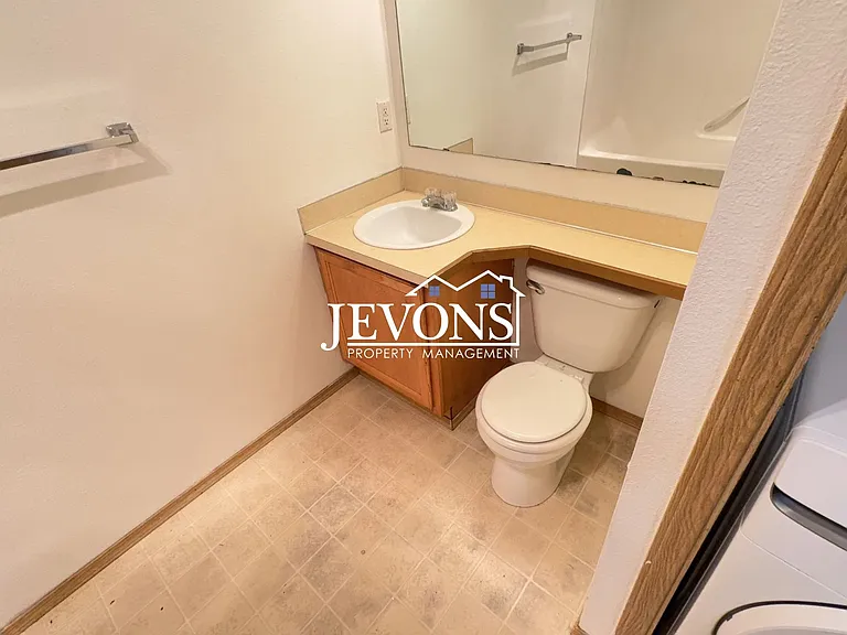 4538 S Warner St #A — Photo 18