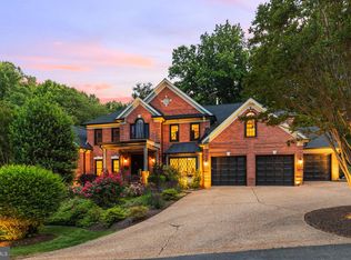 12112 Vale Rd, Oakton, VA 22124