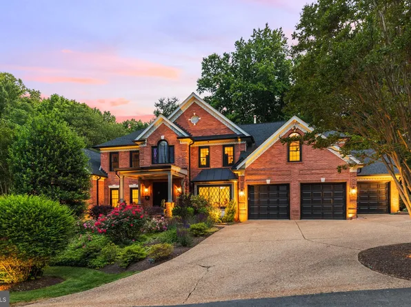 12112 Vale Rd, Oakton, VA 22124