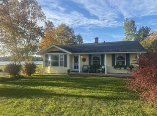 301 N Queen Elizabeth Dr, Charlottetown, PE C1A 3B4