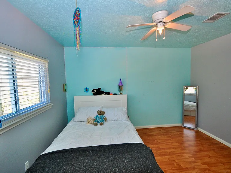3330 Beran Dr — Photo 22