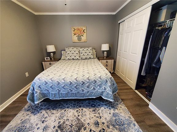 3rd image of 419 Wood Rd