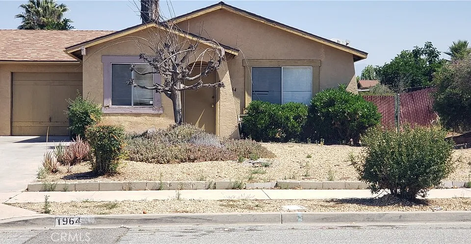 1964 W Oakland Ave
