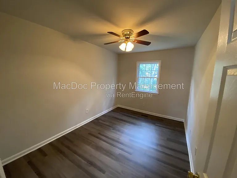 130 Janney Ct — Photo 16