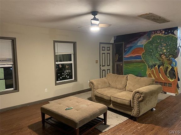 3rd image of 36 Fox Hollow Rd