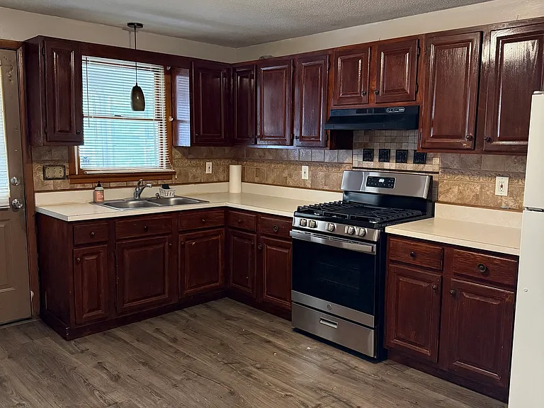 54 Roosevelt St #2 — Photo 3