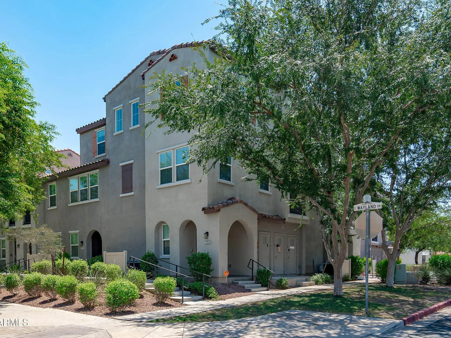 2 bed, 2.5 bath, 1314 sqft, $1,700 — Photo 2