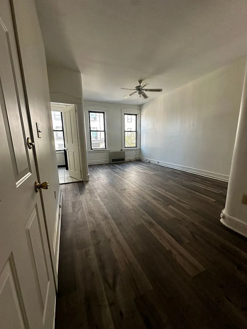 356 N. Queen St — Photo 3