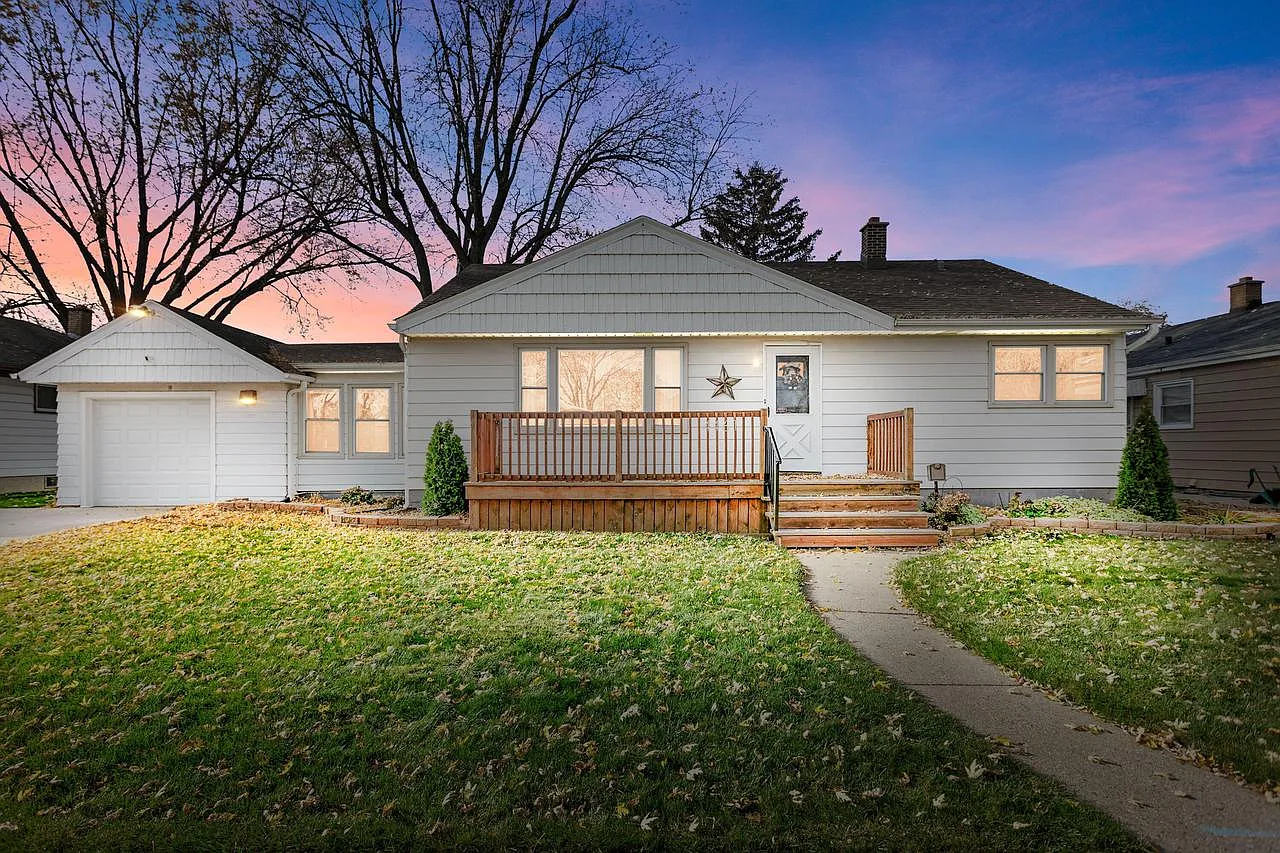 4461 North 69th STREET photo 1