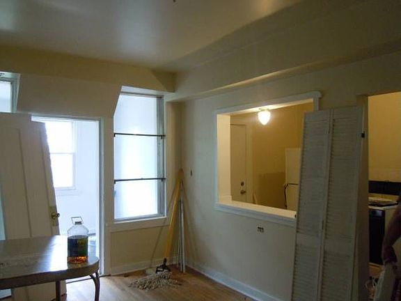 4th image of 1 N Kedzie Ave