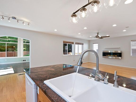 5th image of 17419 92nd Ave NE