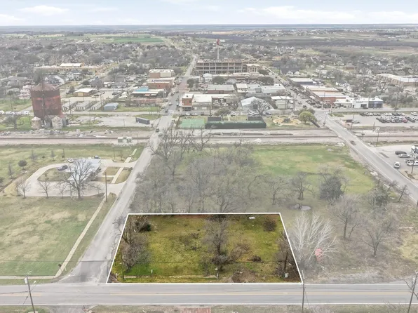 212 E Walnut St, Celina, TX 75009