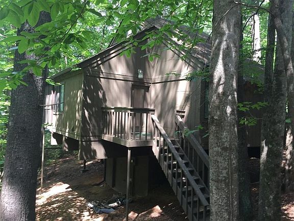 3rd image of 51 Clubhouse Dr