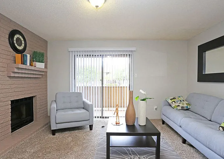 Model Unit Living Room
