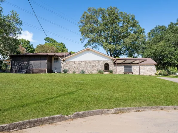 640 Crest Ln, New Braunfels, TX 78130