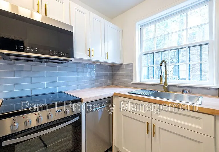 3411 Bull St #1 — Photo 11