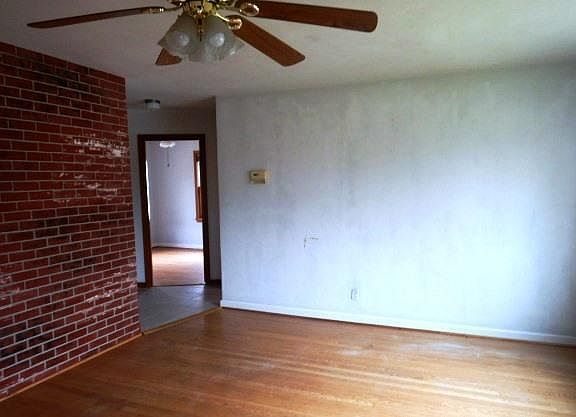 5th image of 219 Ryan Ave