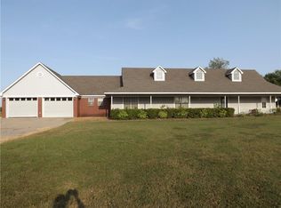 1906 N 16th St, Van Buren, AR 72956