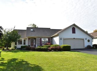 233 Willow Ridge Trl, Rochester, NY 14626