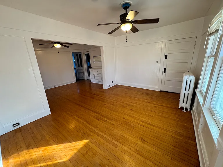 3540 N Maryland Ave #4 — Photo 2