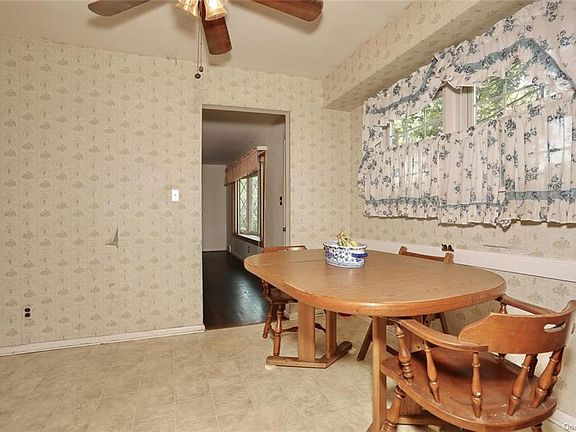 5th image of 24 Barnes Dr