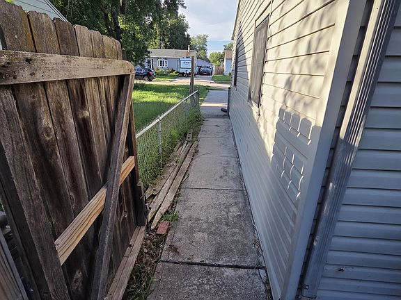 5th image of 811 27th Ave