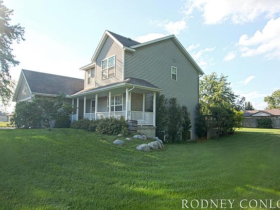 2nd image of 1717 Agnes Ave