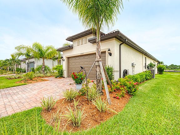 2nd image of 13887 Campoleone St