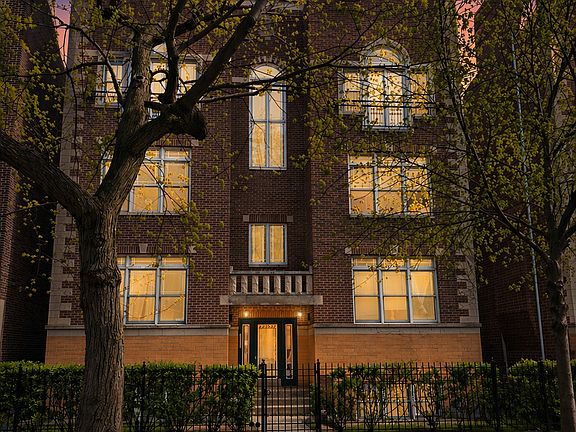2nd image of 4237 N Kenmore Ave APT Gn
