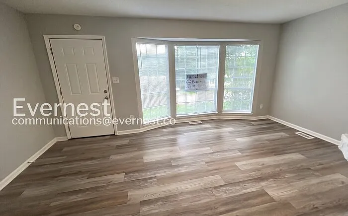 5536 Cheryl Dr — Photo 2