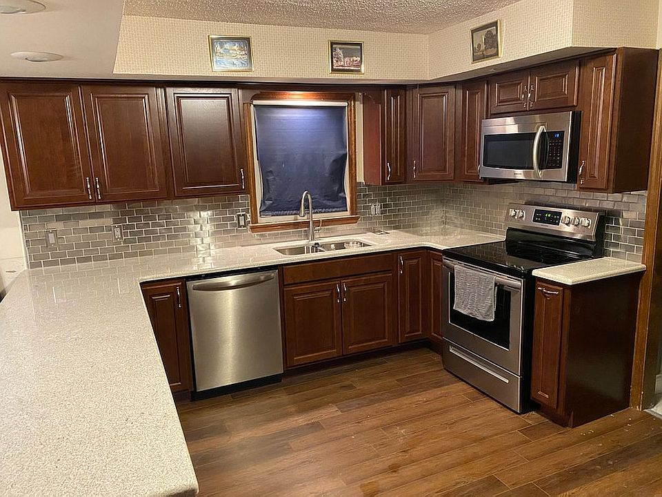 2nd image of 5488 Kenwood Cir