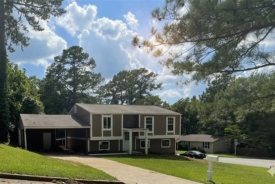 4941 Isle Royal Ct