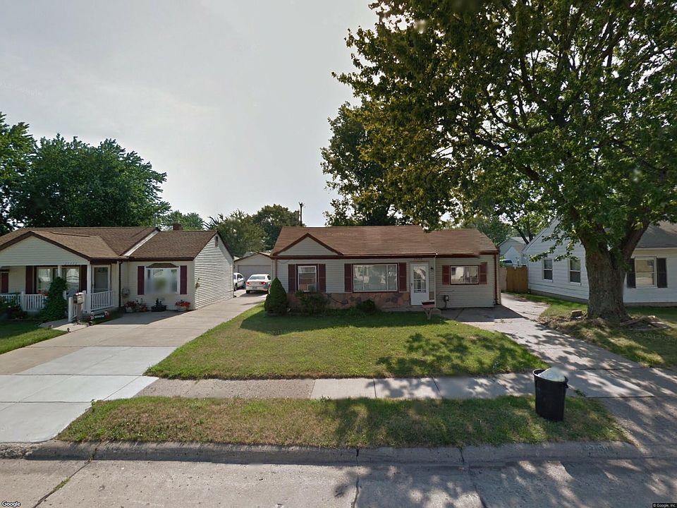 1st image of 27150 Woodmont St