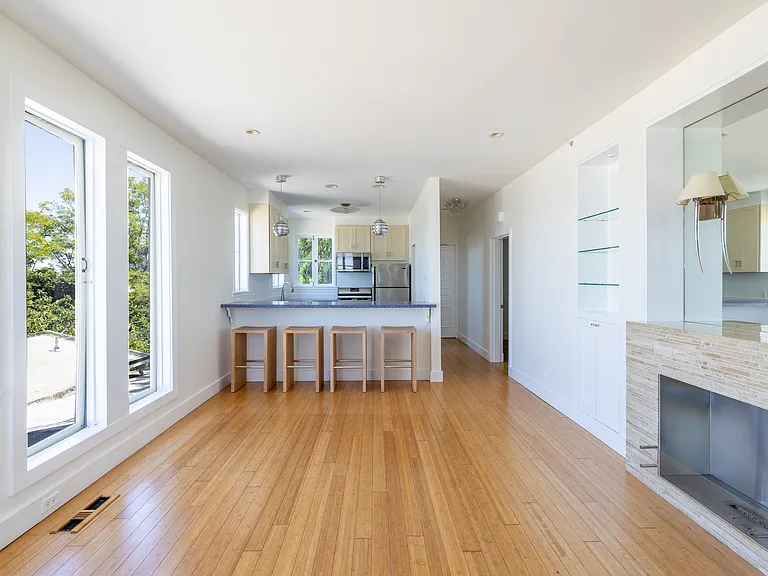 348 Greenwich St — Photo 9