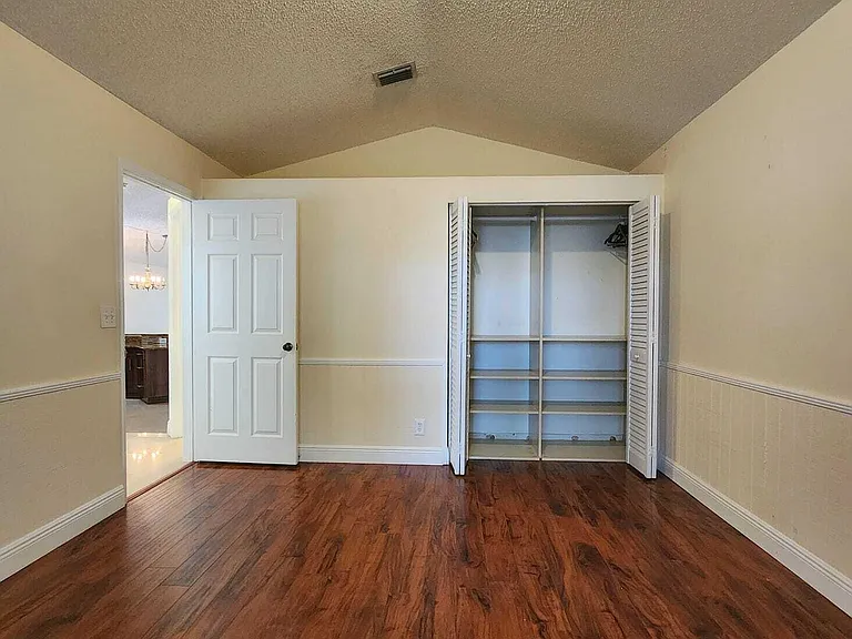 7705 Forest Green Ln — Photo 33
