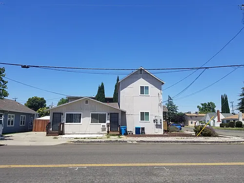 805 8th St Photo 1