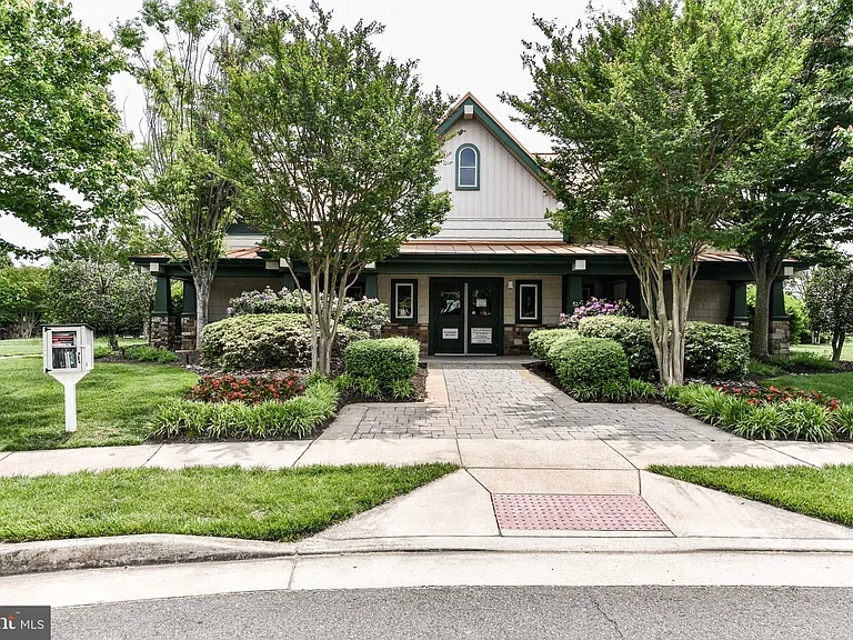14104 Flicker Ct — Photo 63