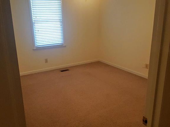 3rd image of 3920 Juanita Dr