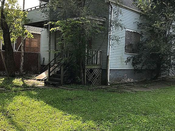 5th image of 3122 NE Madison Ave