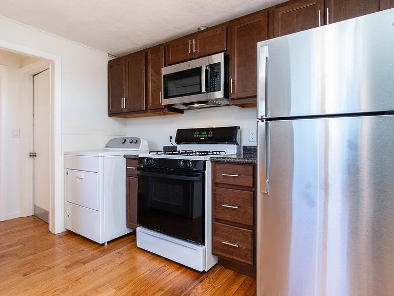 310 Forest St #2 — Photo 3